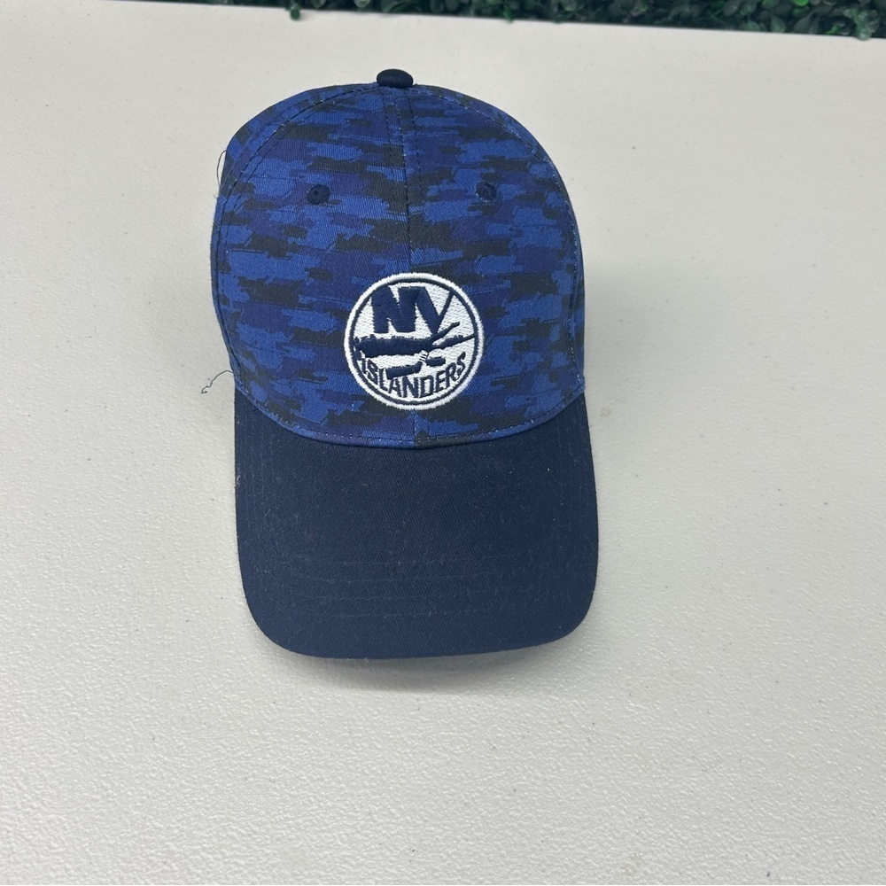 New York Islanders Blue Camo Cap BRAND NEW
